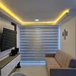 Alojamiento Nuevo en Piso 24 con WiFi Rápido y Vista al Mar, Cerca al Centro Histórico